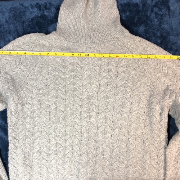 Michael Kors sweater size Large - Picture 12 of 13